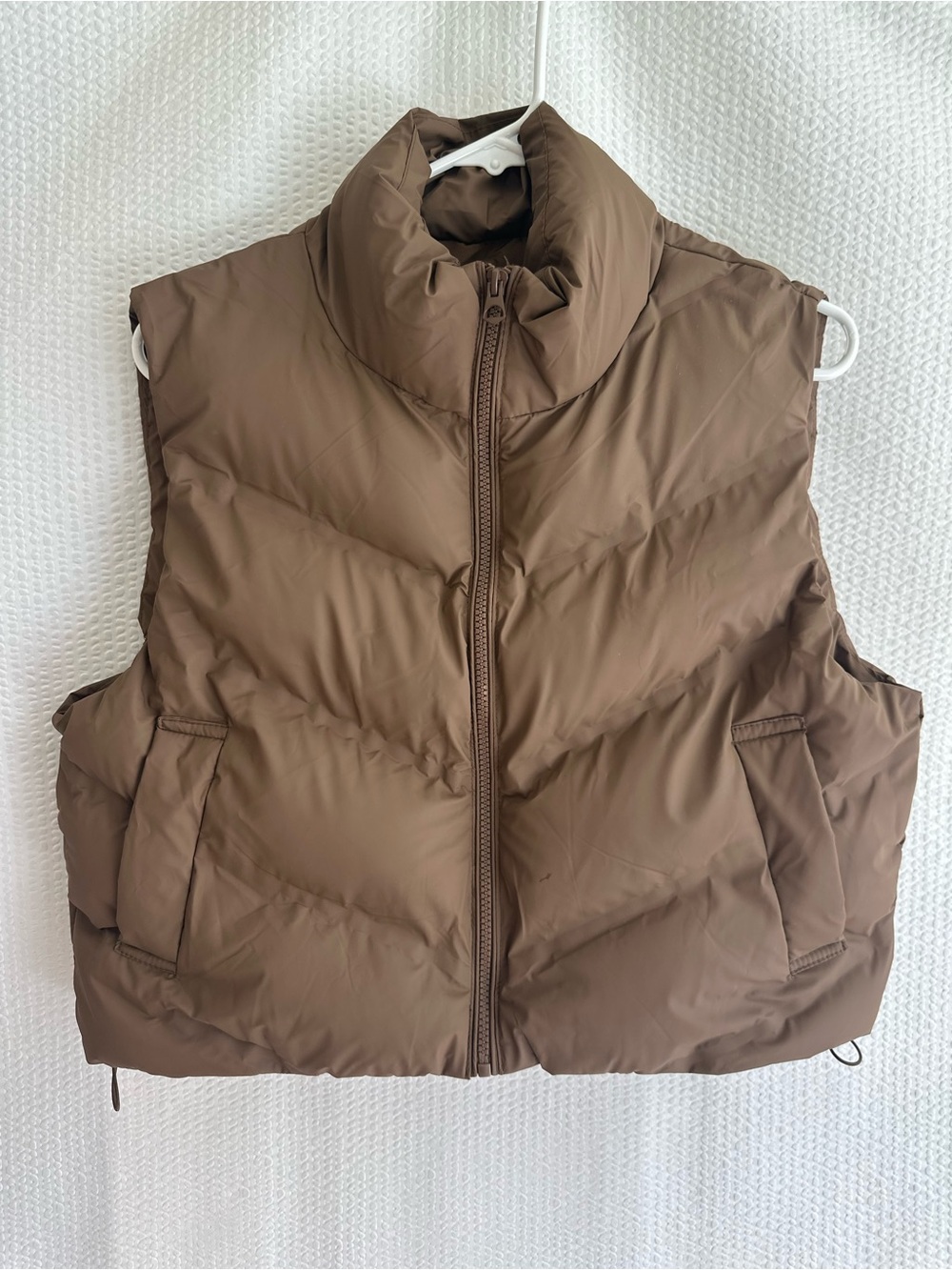 LOVE TREE Chocolate Brown Cropped Puffer Vest Zip Front Mock Neck Women’s Large